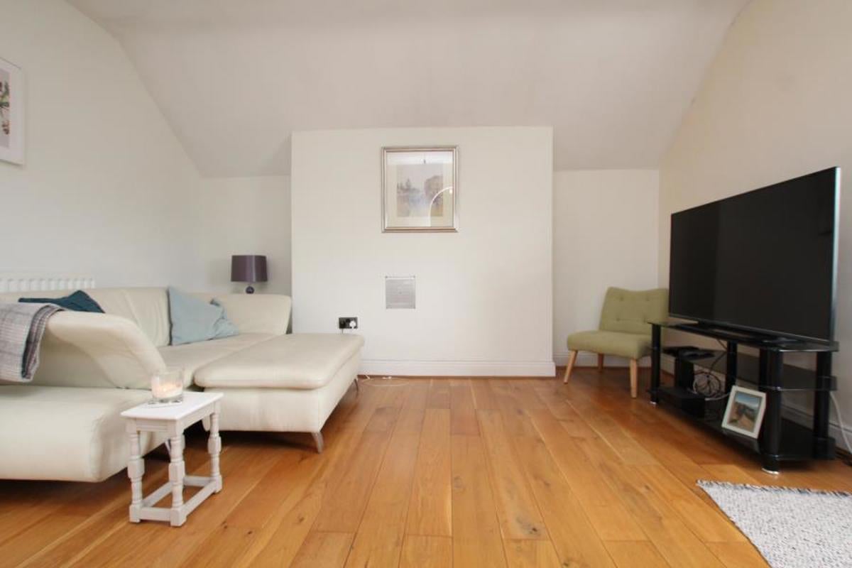 Flat Victoria Walk in Bristol