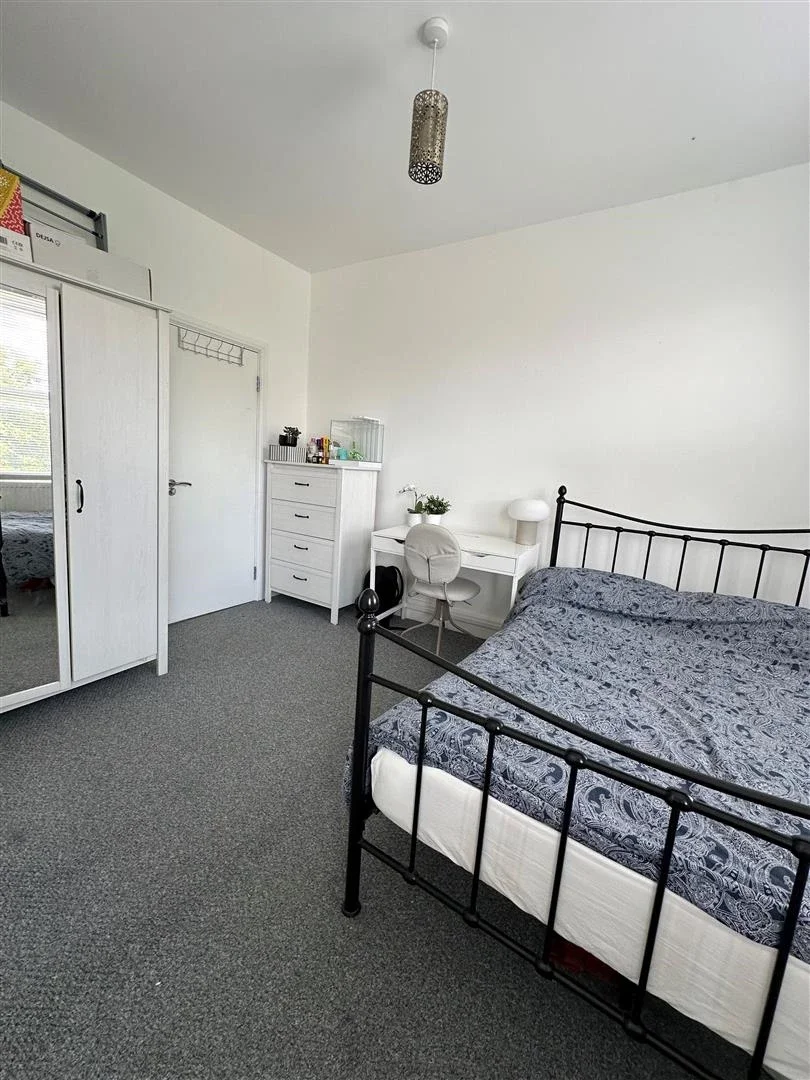 Flat Lancaster Road in Greater London