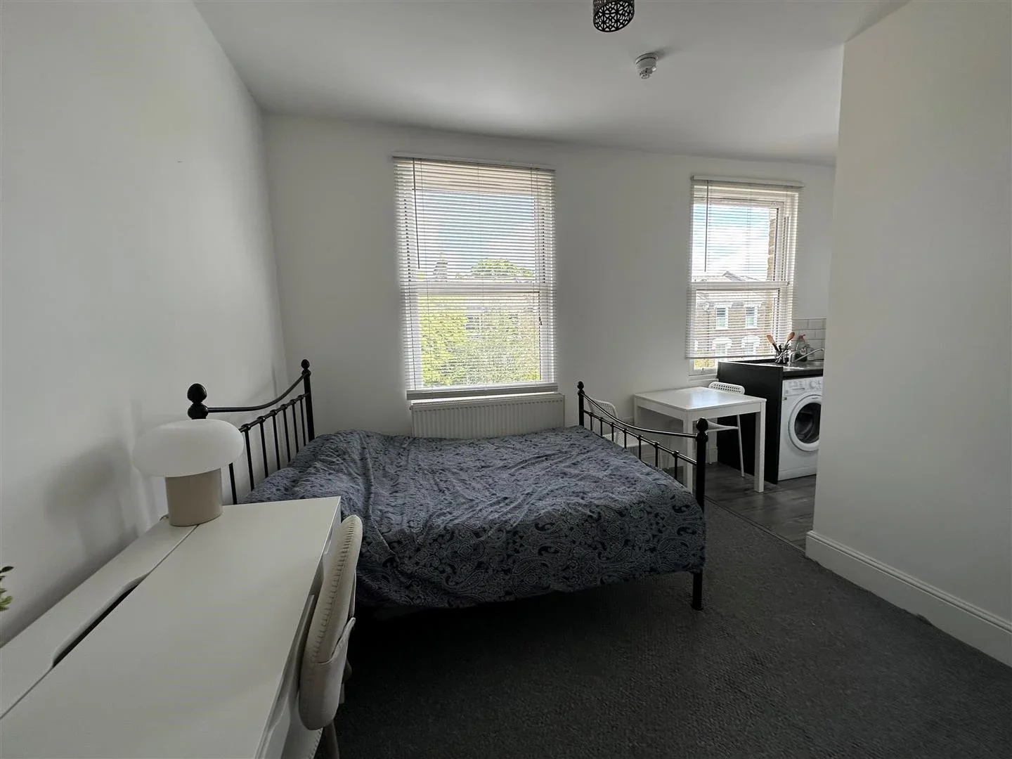 Flat Lancaster Road in Greater London