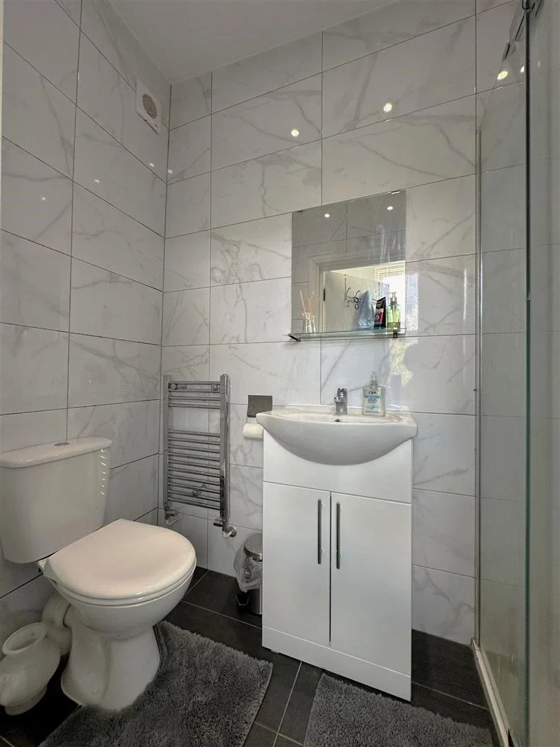Flat Lancaster Road in Greater London