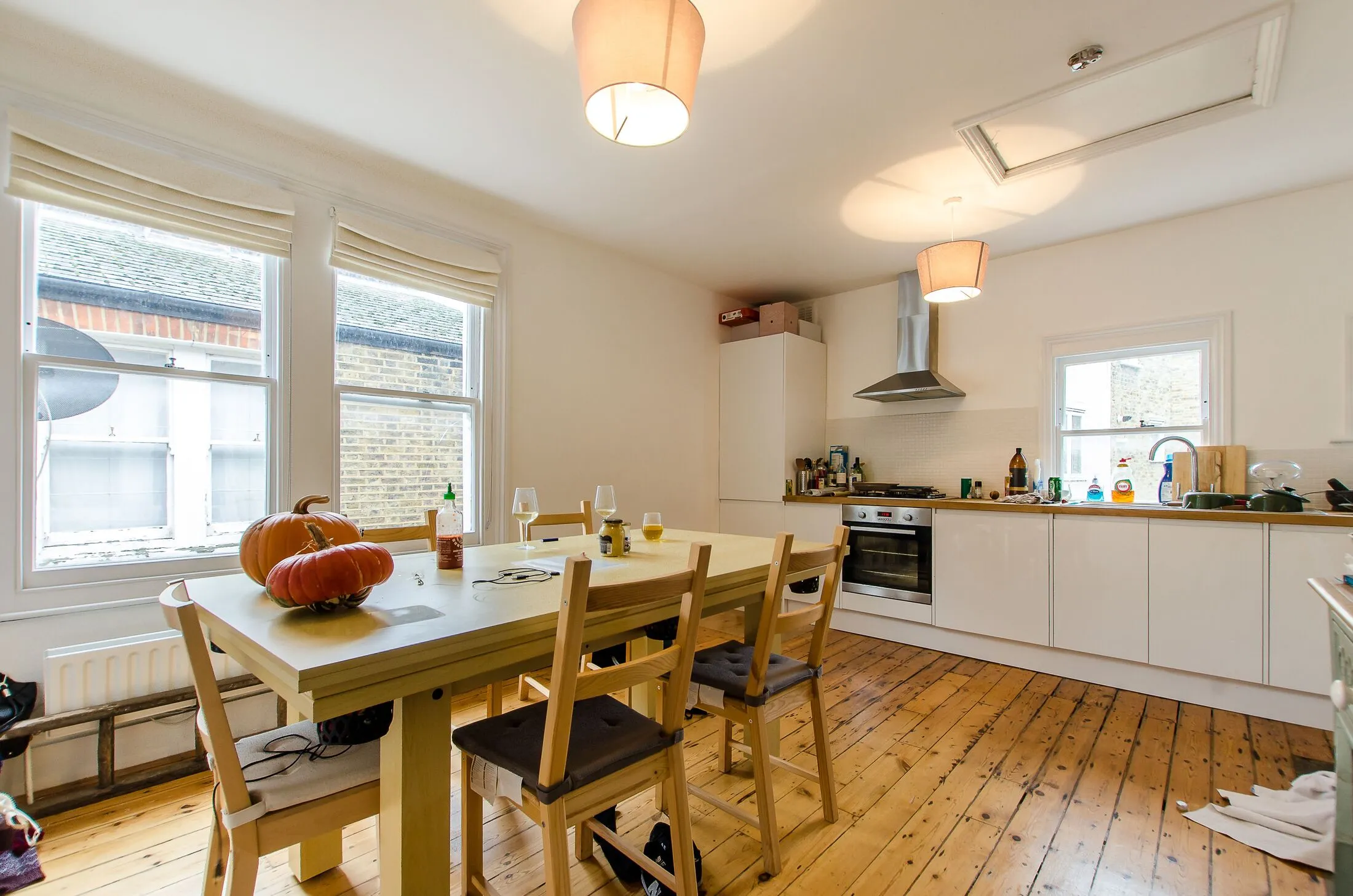 Flat Wimbart Road in Greater London