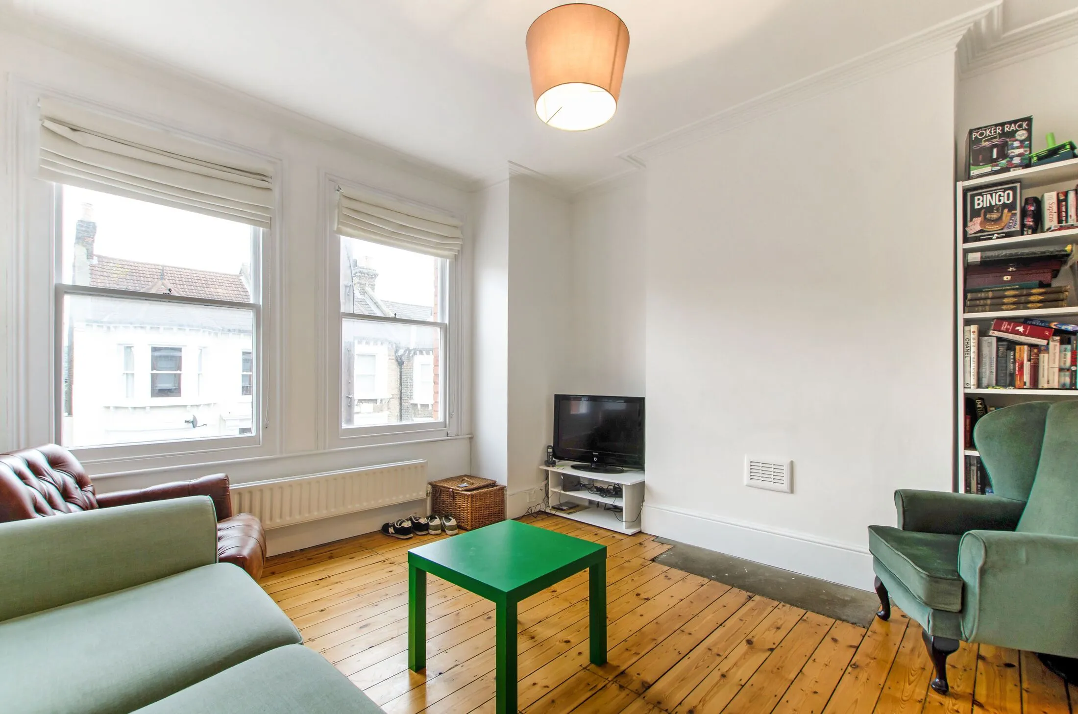 Flat Wimbart Road in Greater London