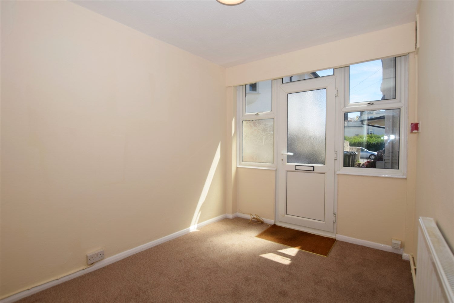 Flat Marine Parade in Arun