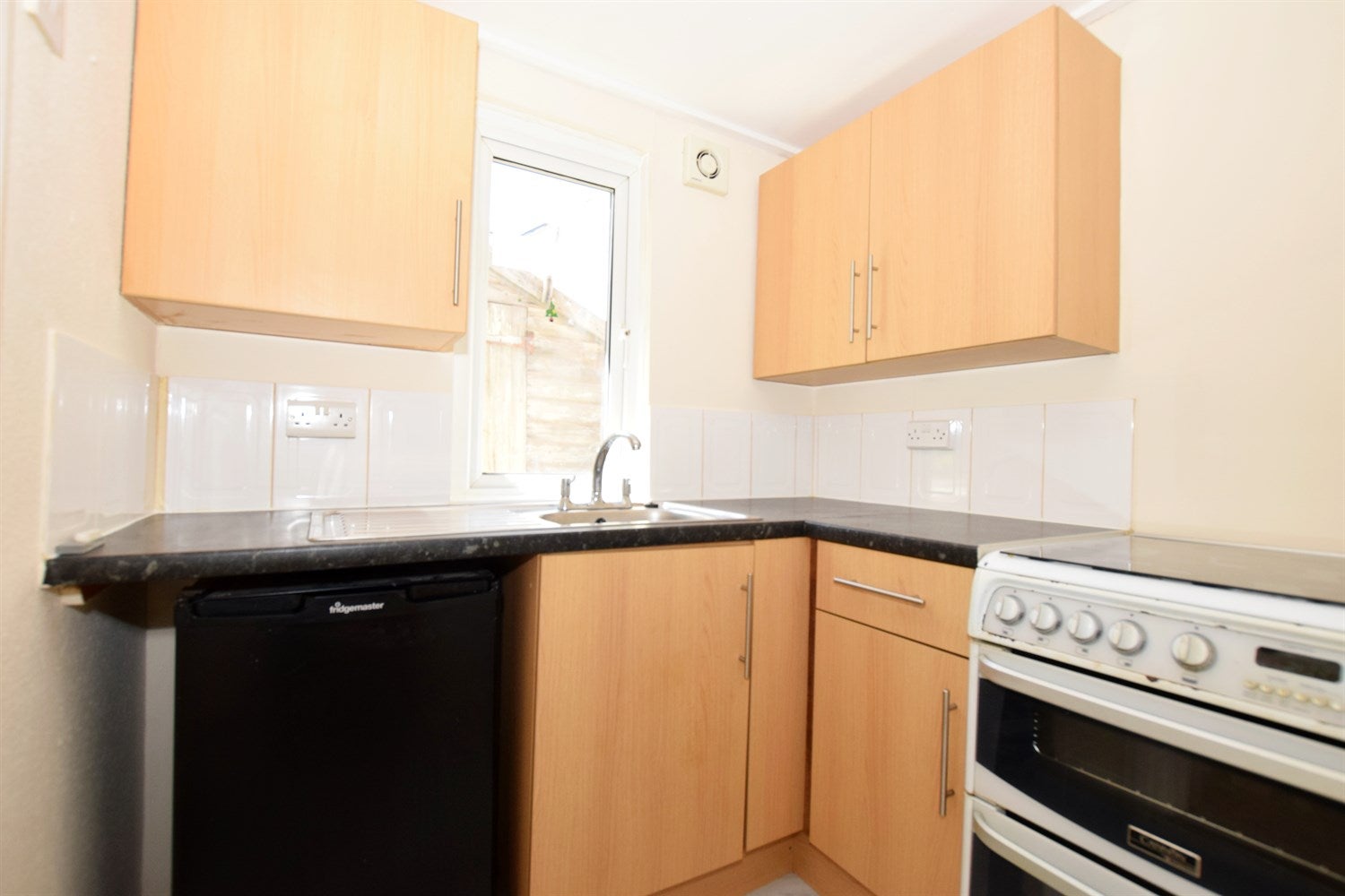 Flat Marine Parade in Arun