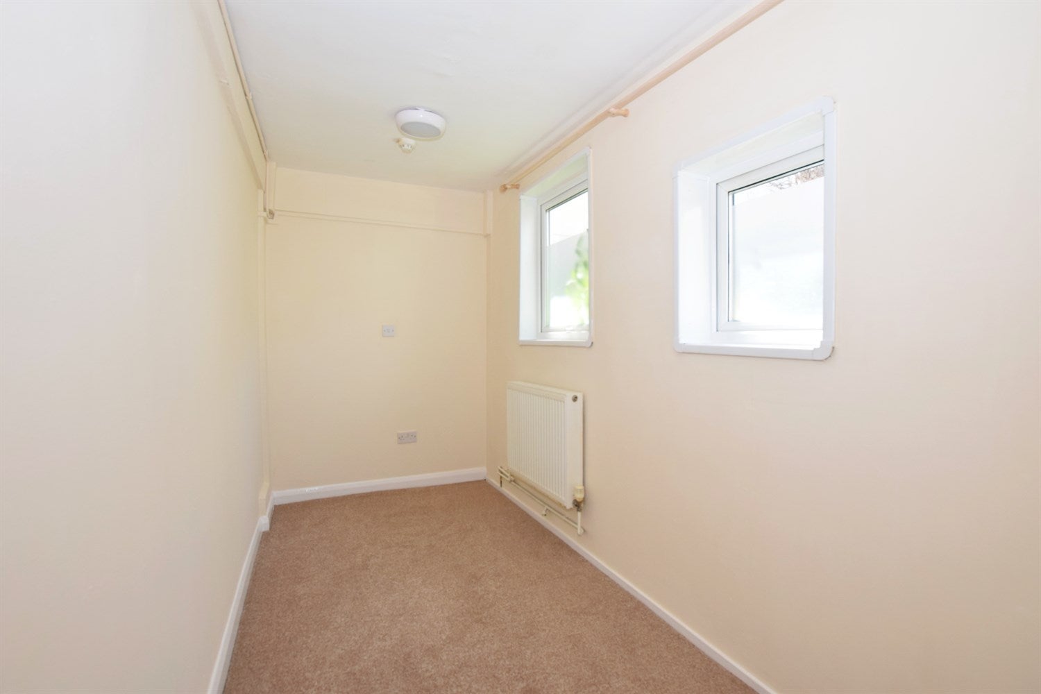 Flat Marine Parade in Arun