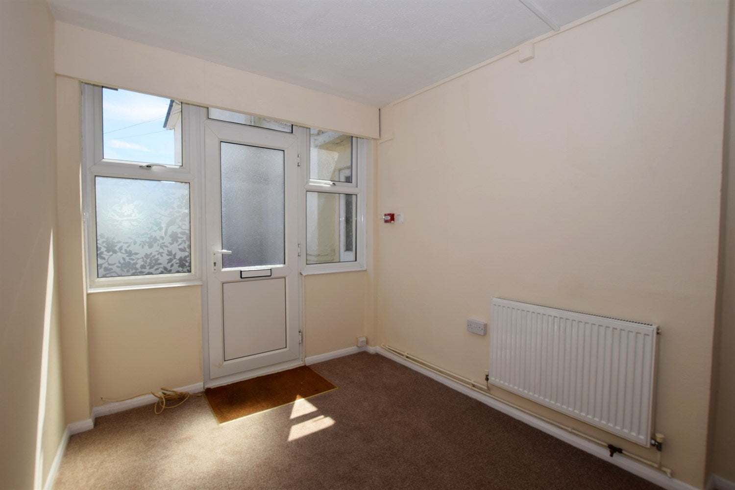 Flat Marine Parade in Arun