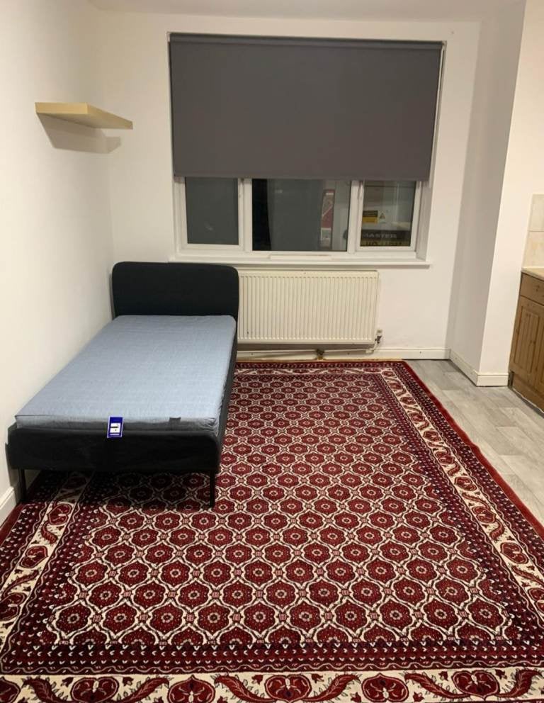 Flat Wesley Avenue in Greater London