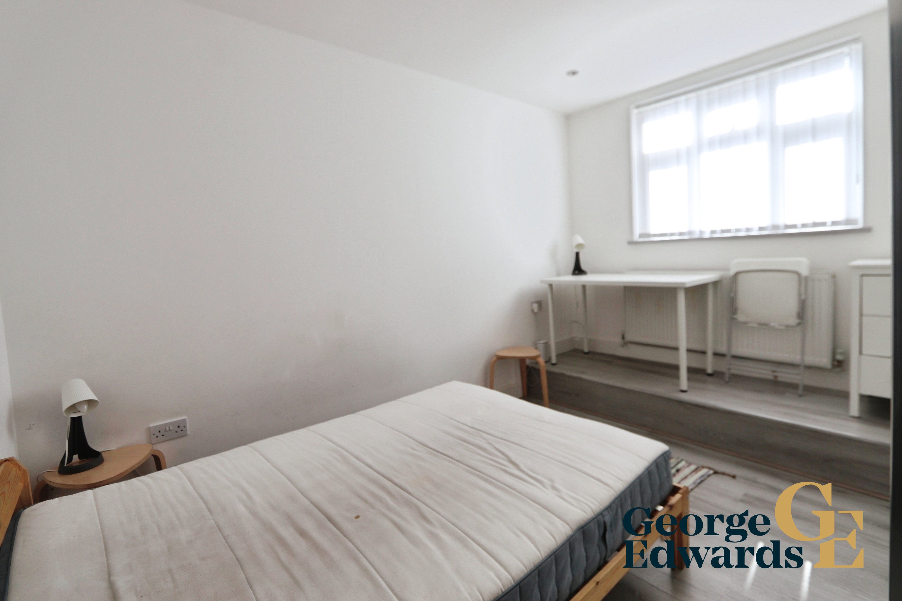 Room Osmaston Road in Derby