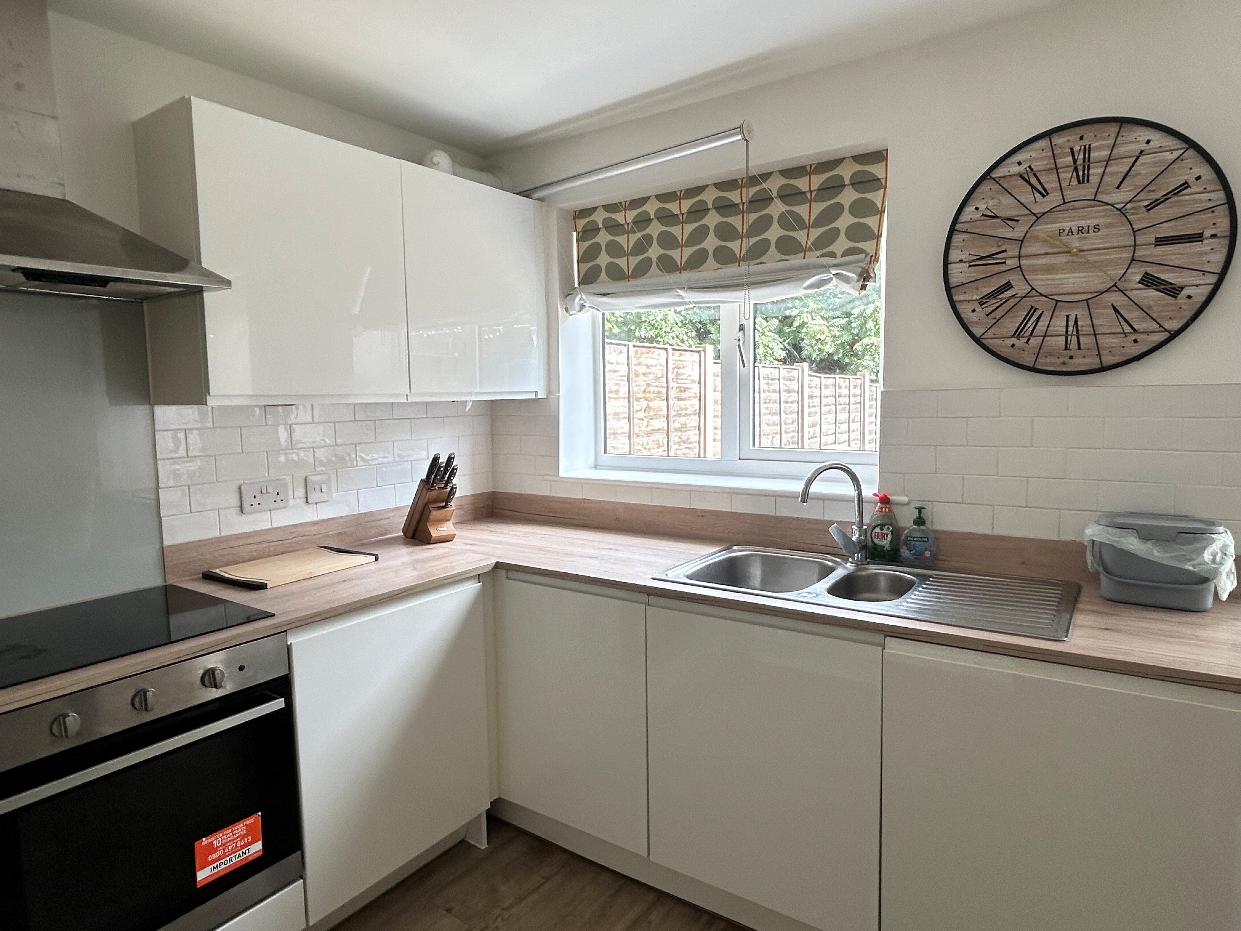 Room Mottram Road in Gravesham