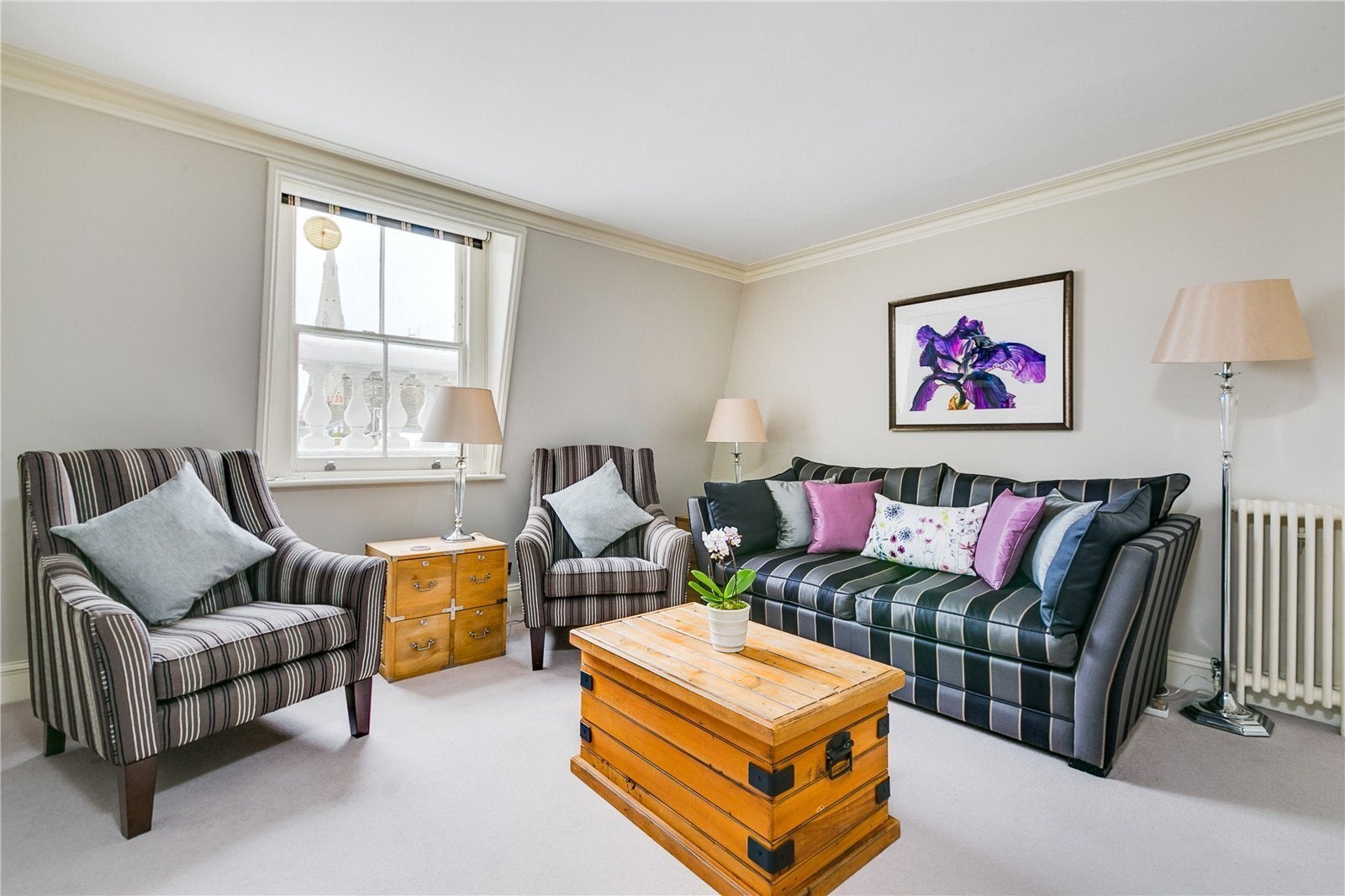 Flat Ensor Mews in Greater London