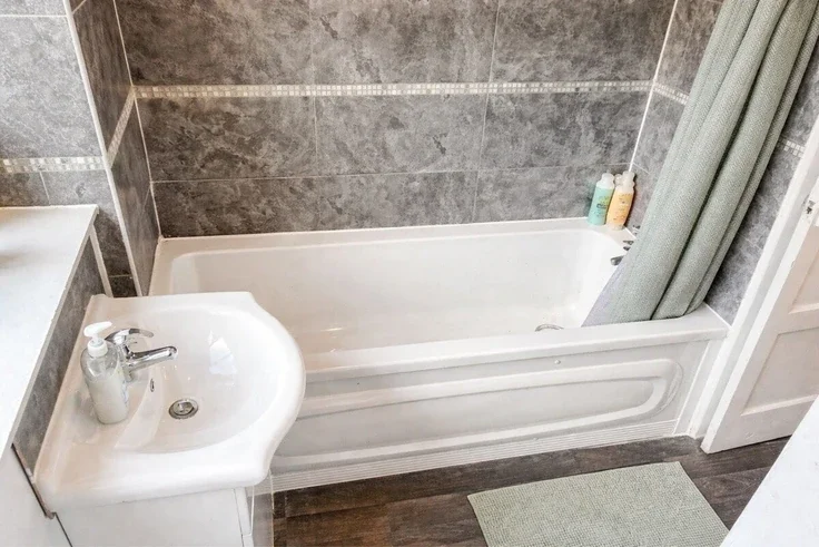Flat Siani Mews in Greater London
