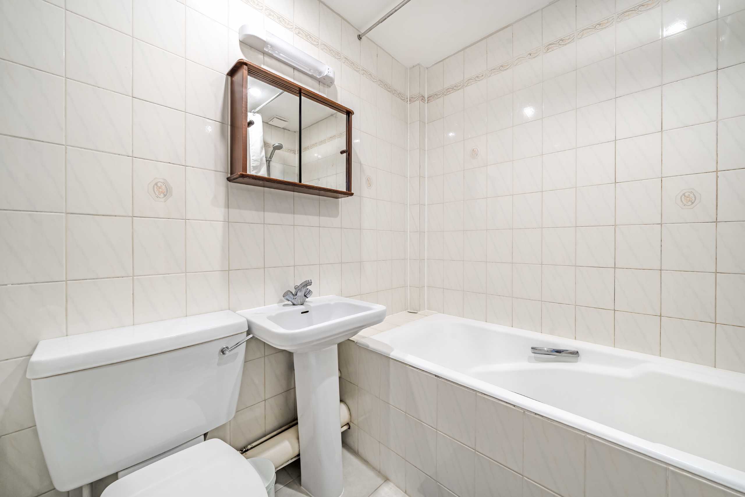 Flat Inverness Terrace in City of Westminster