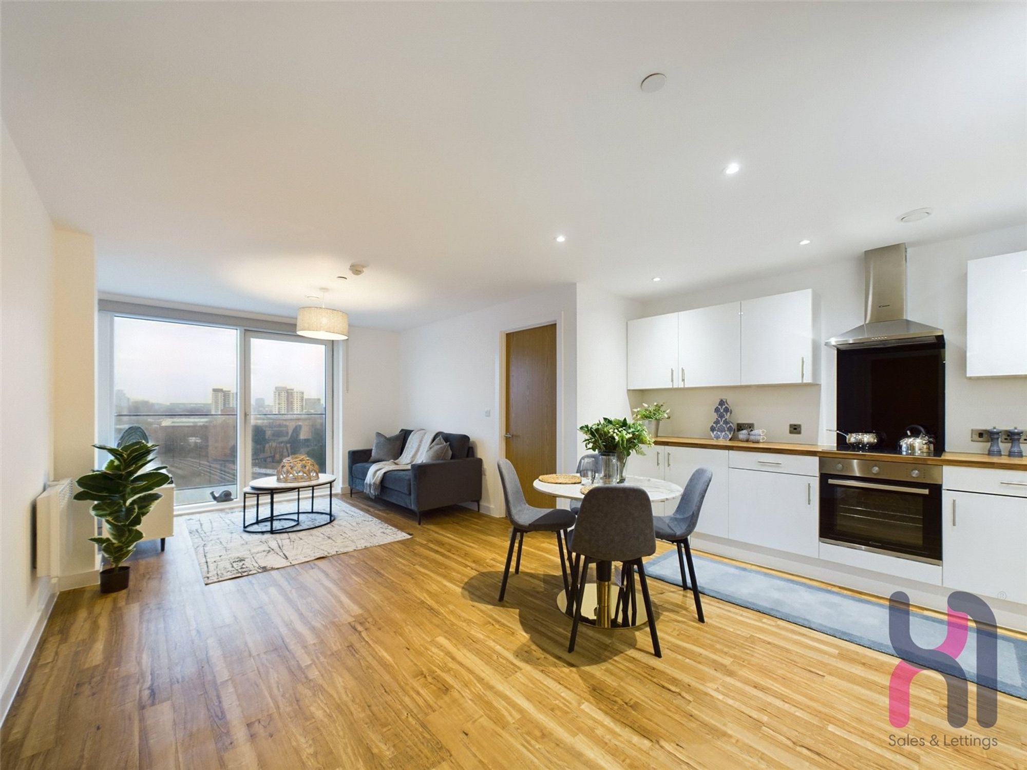 Flat Pomona Strand in Trafford