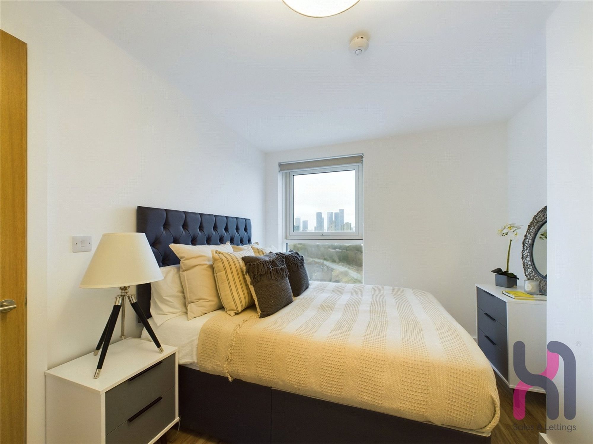 Flat Pomona Strand in Trafford
