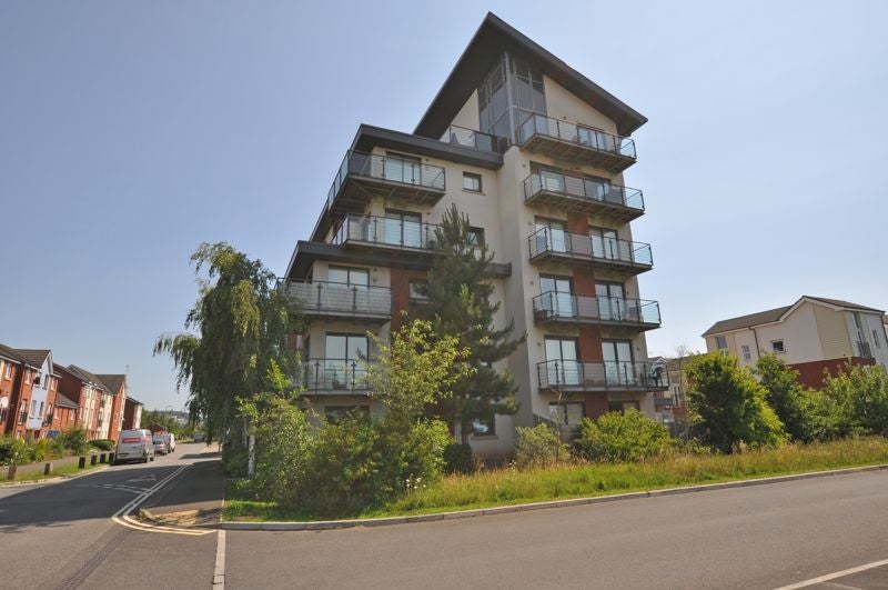 Flat Ariel Close in Newport