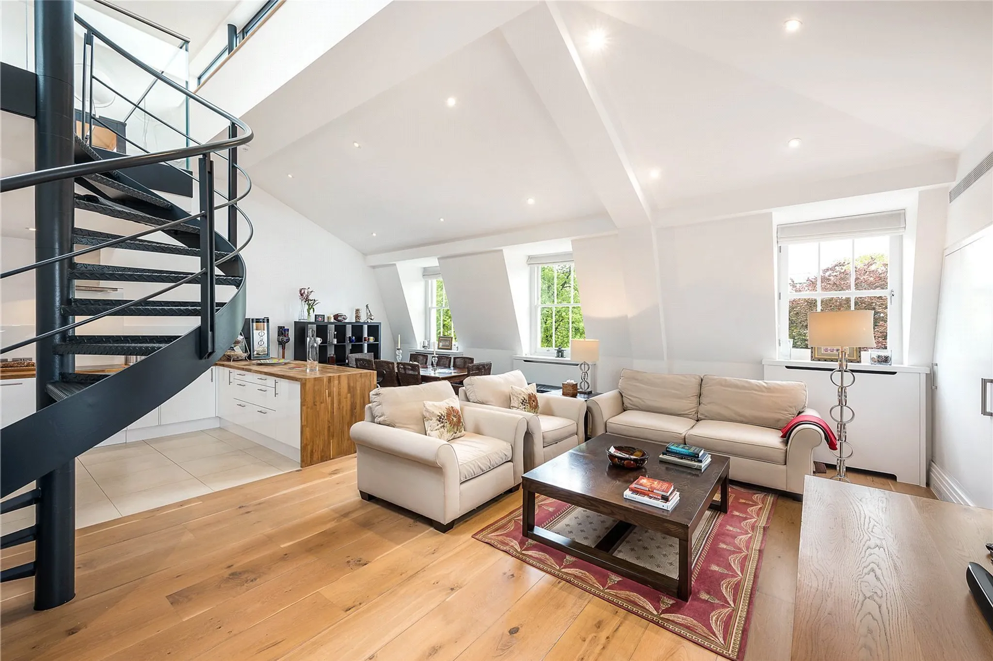 Flat Gledhow Gardens in Greater London