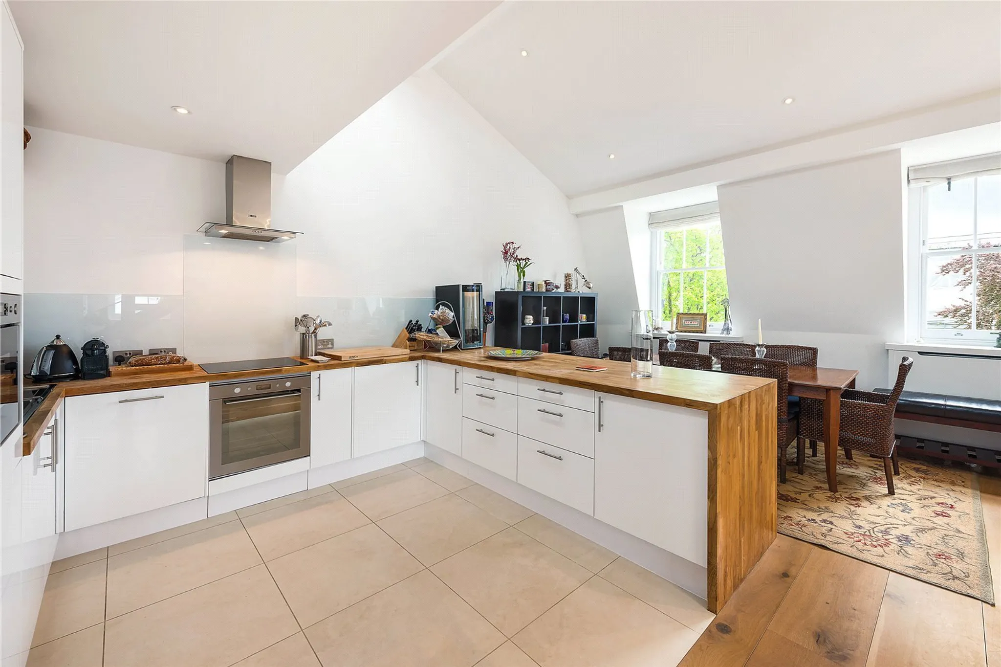 Flat Gledhow Gardens in Greater London