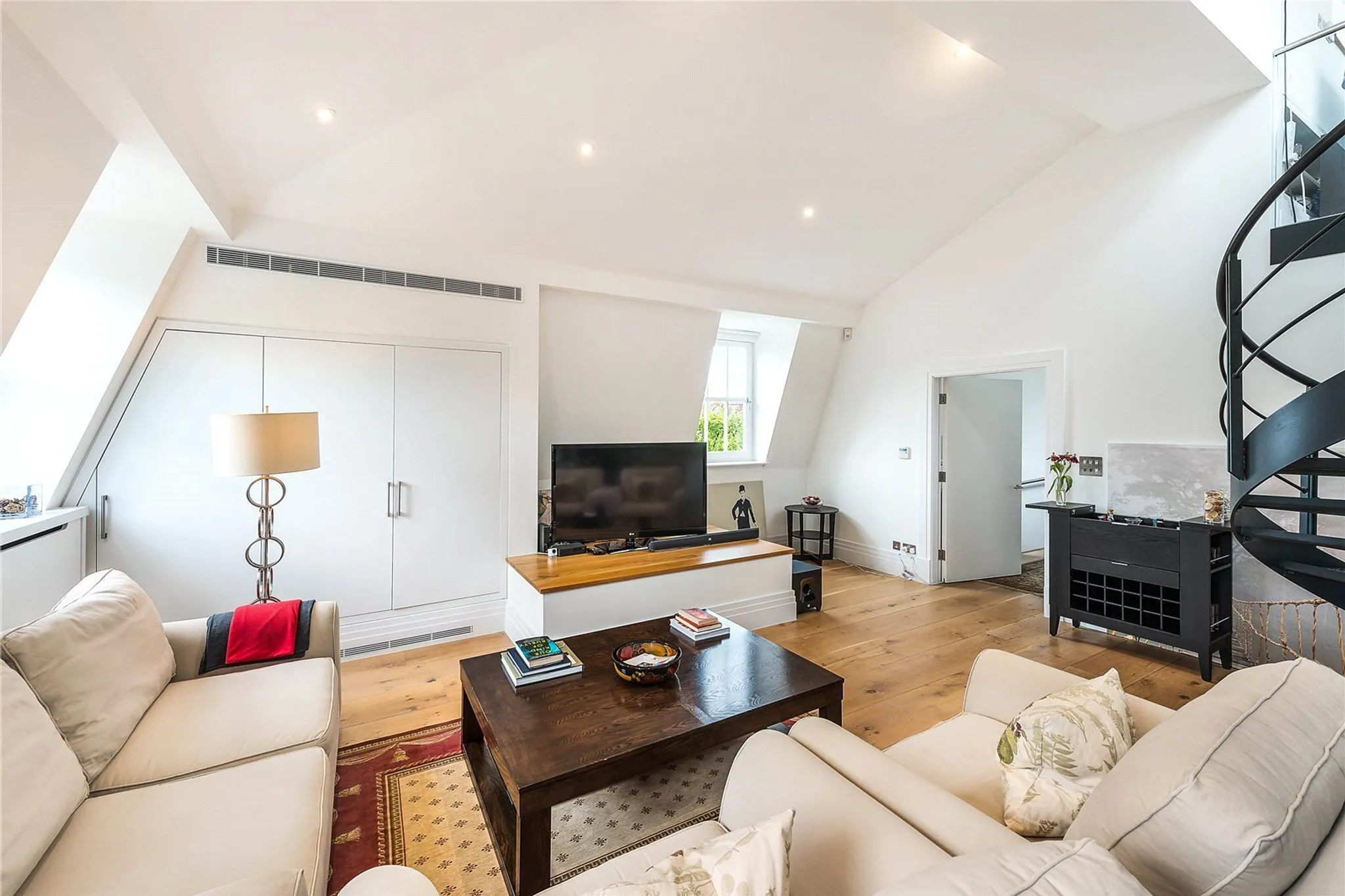 Flat Gledhow Gardens in Greater London