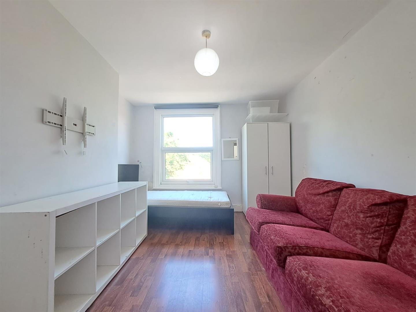 Flat Park Lane in Greater London