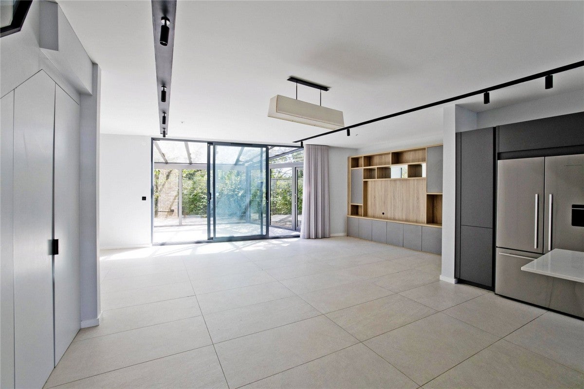House The Vale in Greater London
