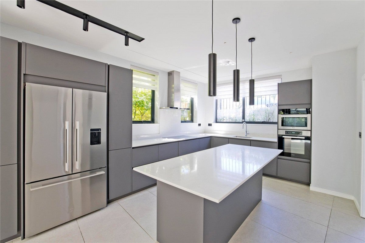 House The Vale in Greater London