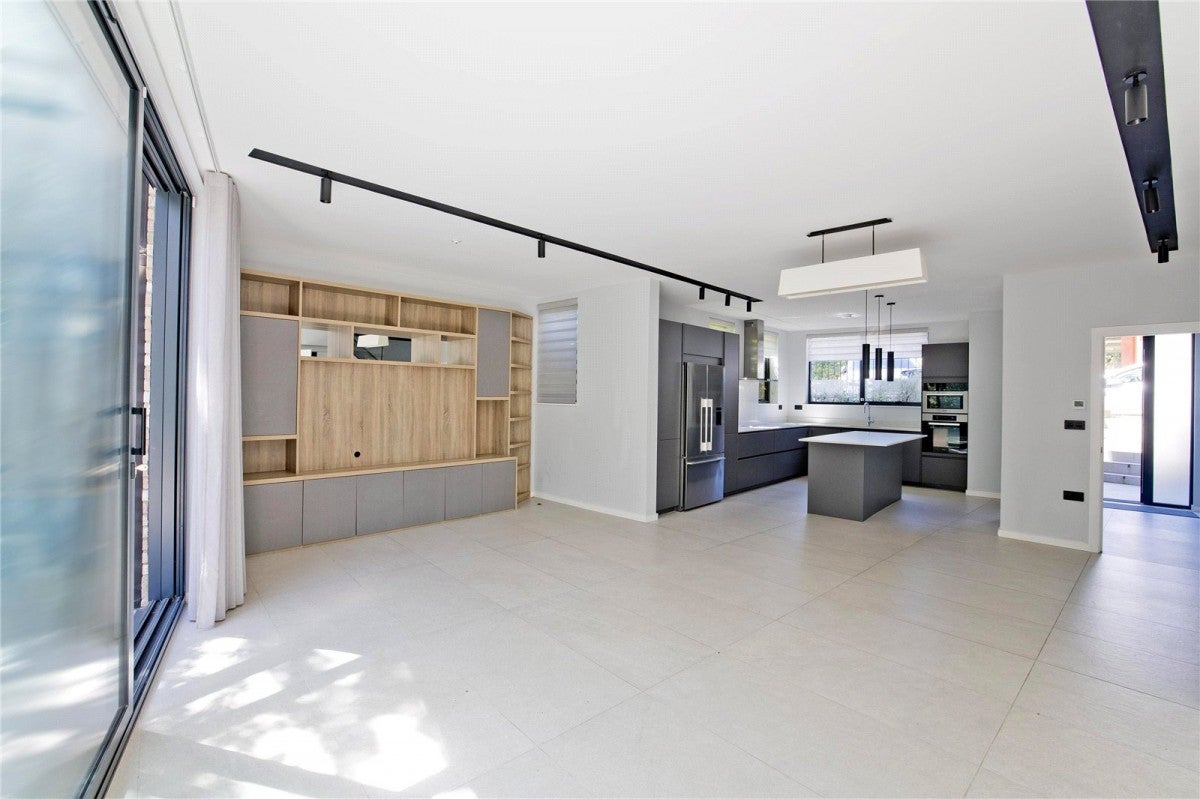 House The Vale in Greater London