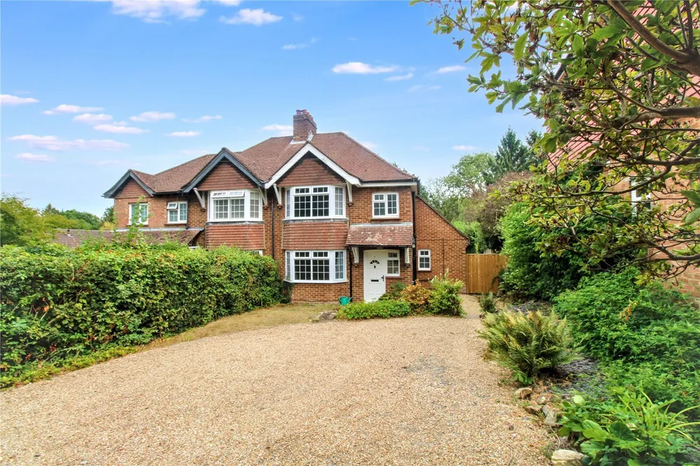 House Green Lane in Wealden