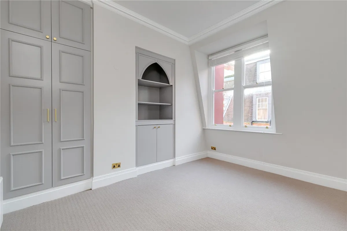 Flat Palace Green in Greater London