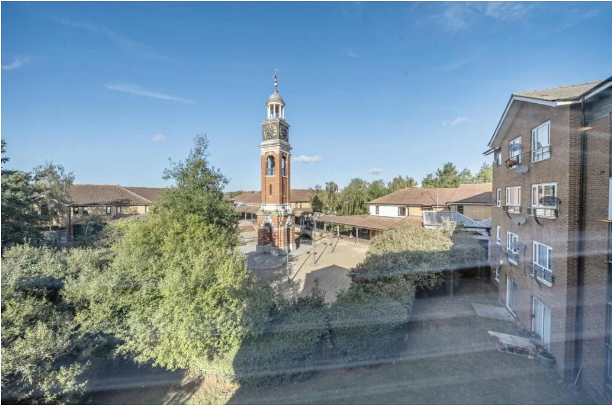 Flat Meadowford Close in Greater London