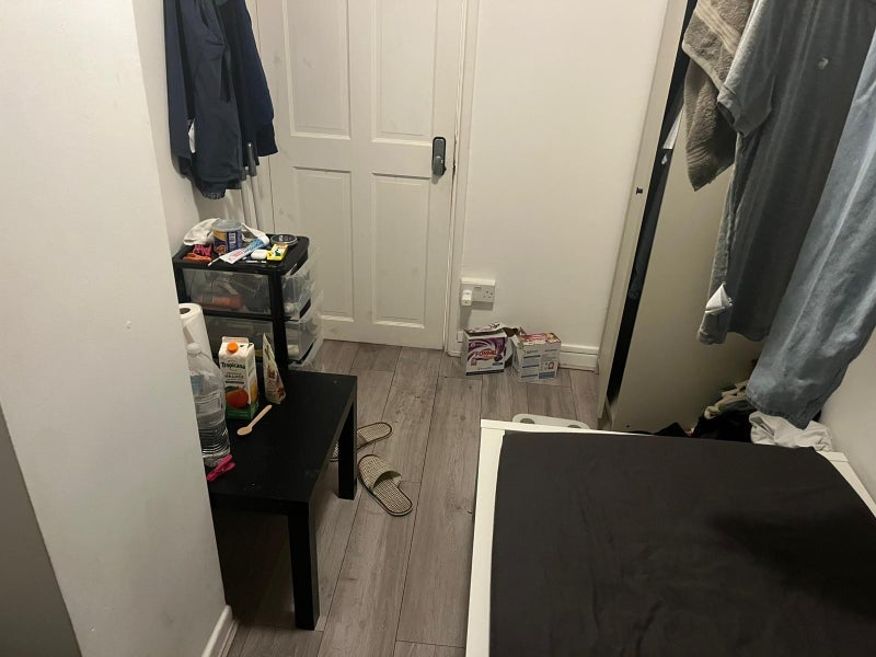 Room Stanway Street in Greater London