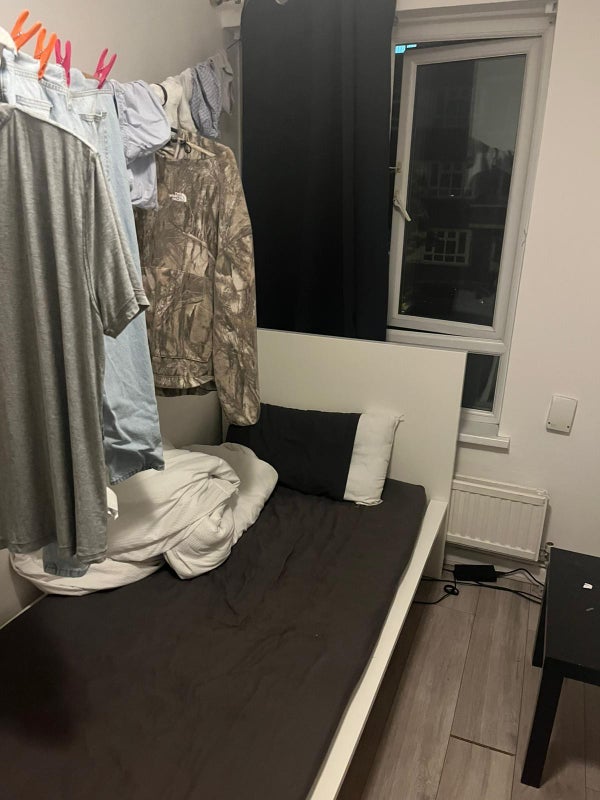 Room Stanway Street in Greater London