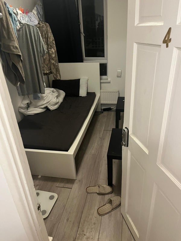Room Stanway Street in Greater London