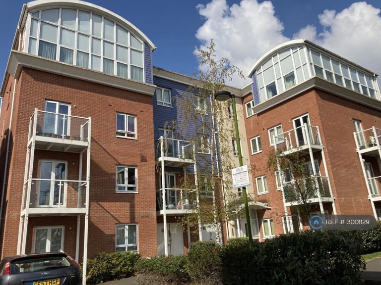 Flat Pump House Crescent in Watford