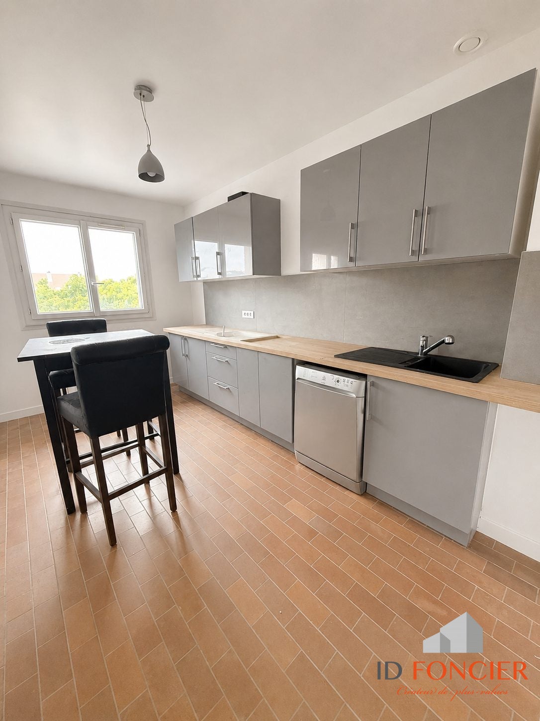 Appartement Avenue Descartes à Morangis