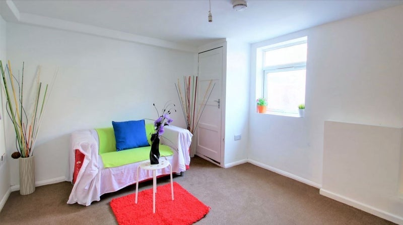 Room Melville Road in Maidstone