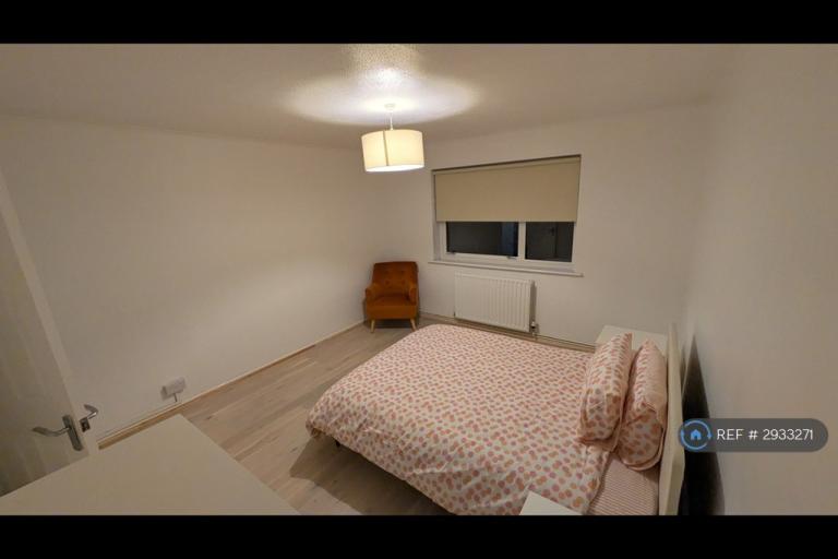 Room Magdala Road in Portsmouth