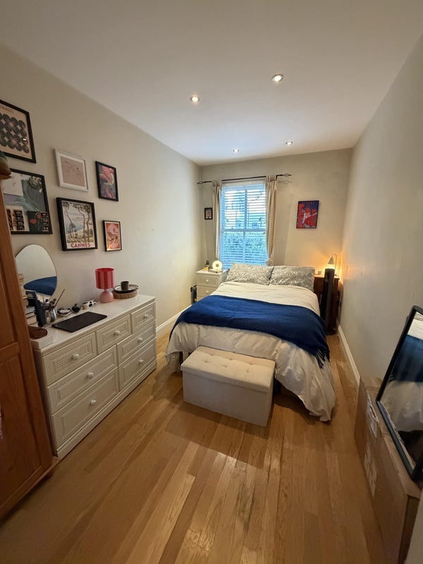 Room Haldane Road in Greater London