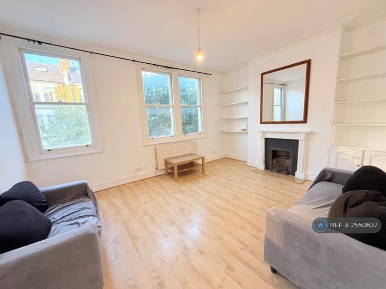 Flat Sulgrave Road in Greater London