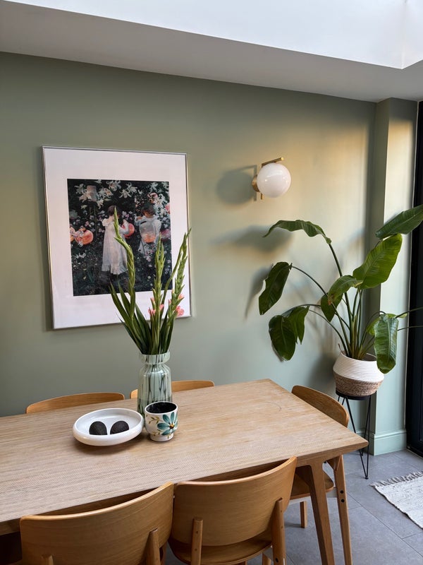 Room Bushberry Road in Greater London