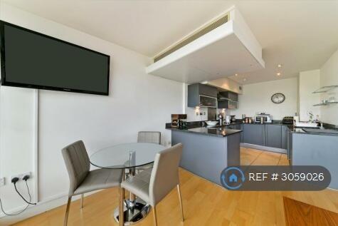 Flat Albert Embankment in Greater London