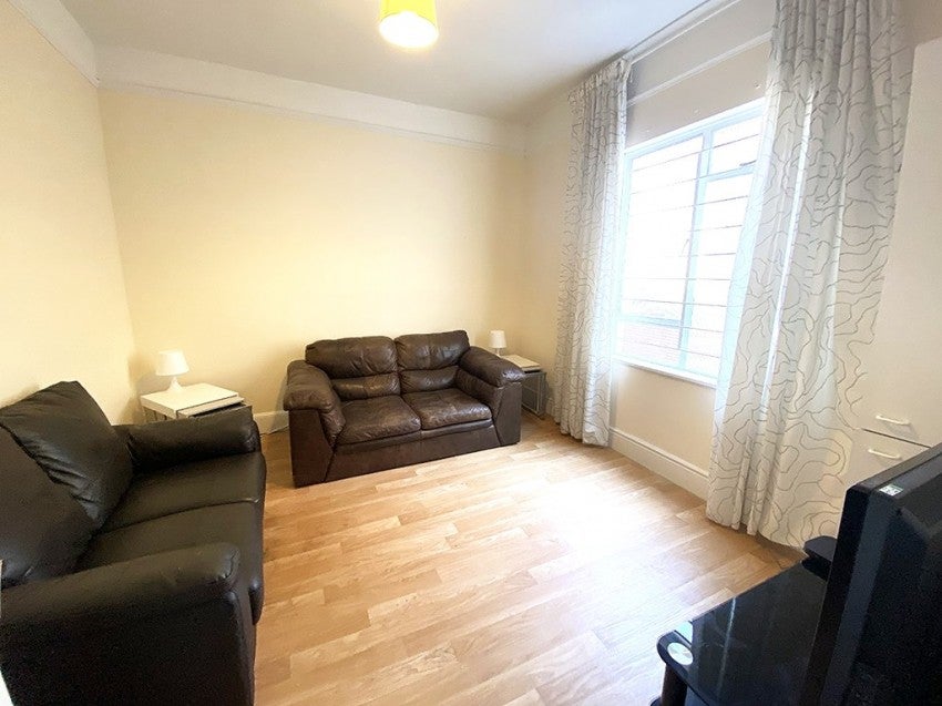 Room Palmerston Road in Portsmouth