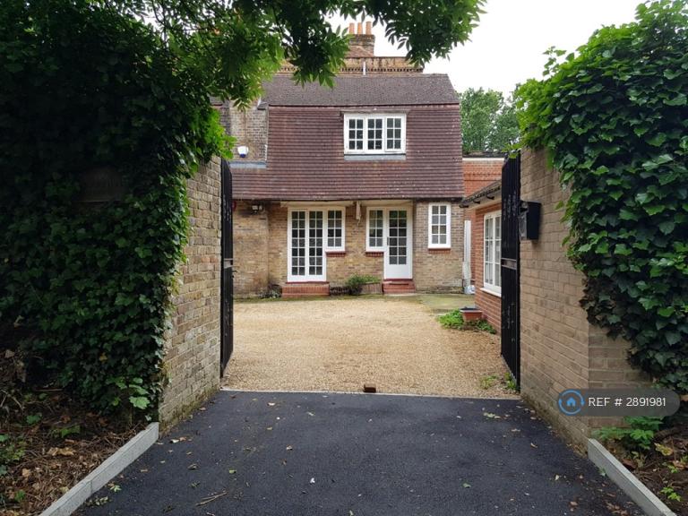 House Datchet Road in Horton