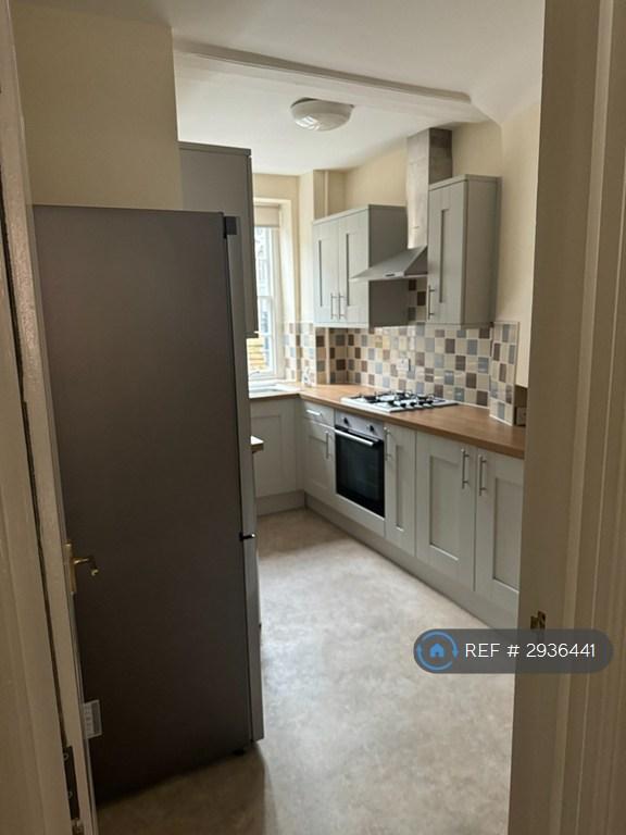 Room Coxhill Way in Aylesbury