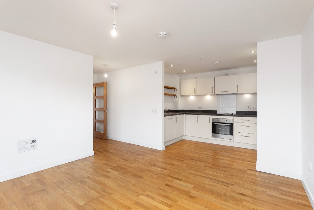 Flat Lochend Park View in City of Edinburgh
