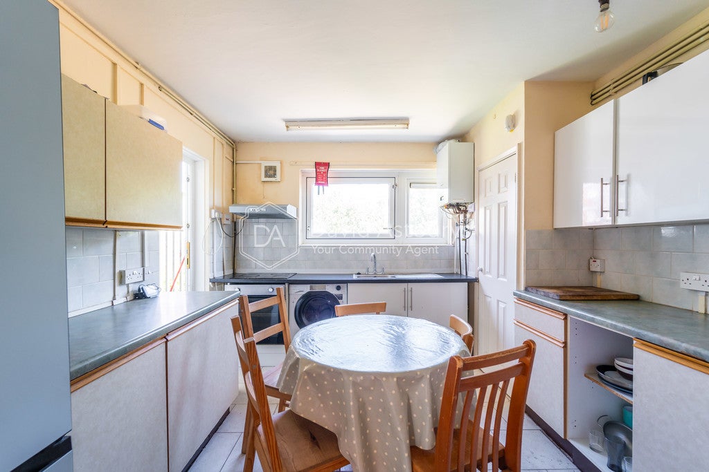 Flat Lewis Street in Greater London