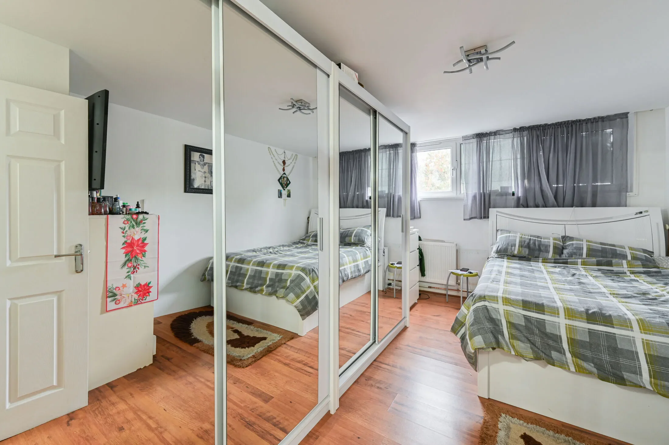 Flat Blenheim Gardens in Greater London