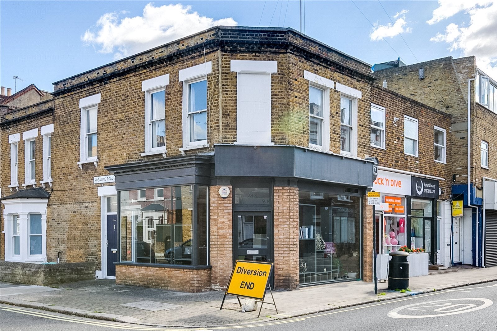 Flat Munster Road in Greater London