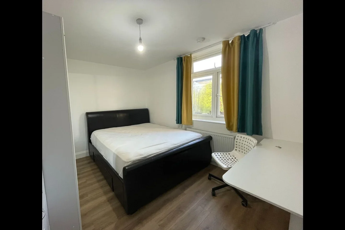 Room Alpha Grove in Greater London