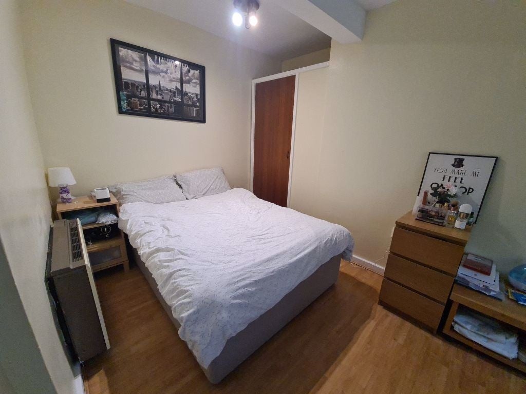 Flat Moorland Avenue in Leeds