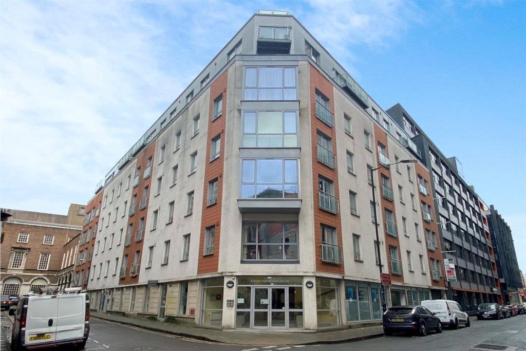 Flat Marsh Street in Bristol